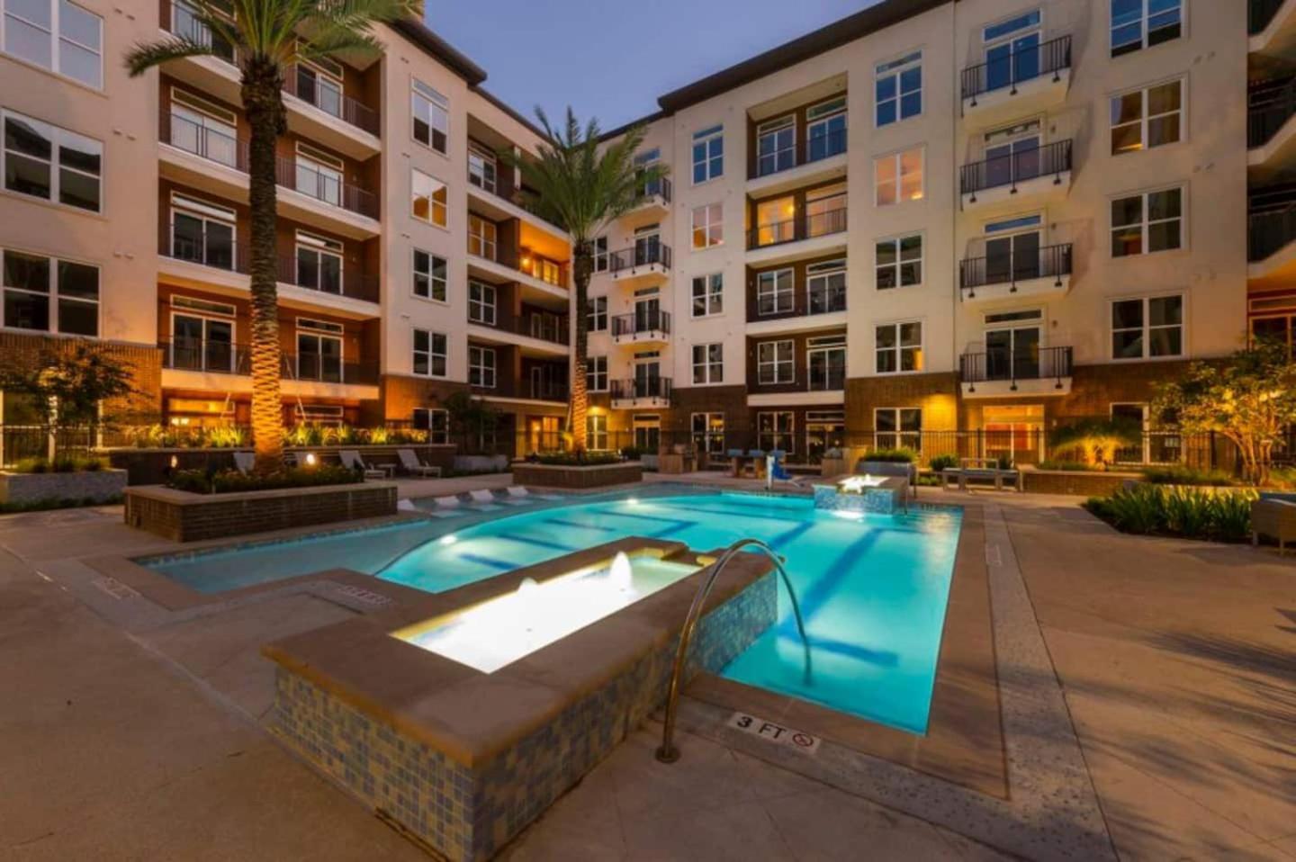 Downtown Apt Free Parking - Pool - Gym - Fully Kitchen Houston Exteriér fotografie